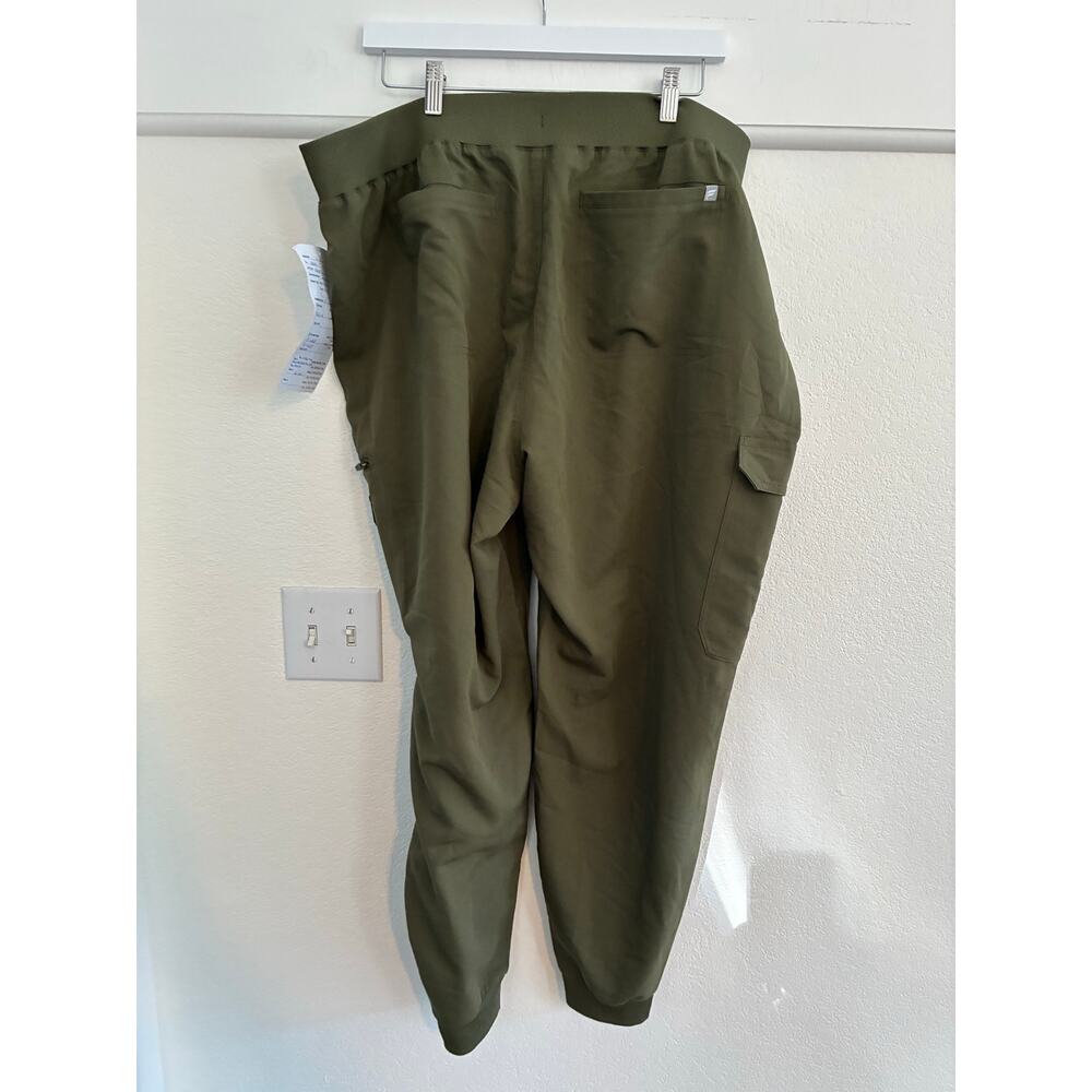 Fabletics NWOT Womens 2X Utiltiy Green Evoke Cargo Jogger Scrubs READ - Picture 4 of 8